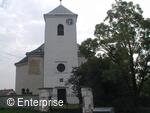 Farní kostel sv. Michaela s areálem
