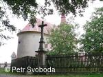Kamenný kříž u kostela sv. Urbana